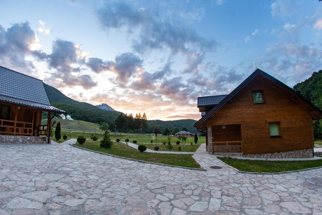 Vila "Maglic" Тьентиште Экстерьер фото