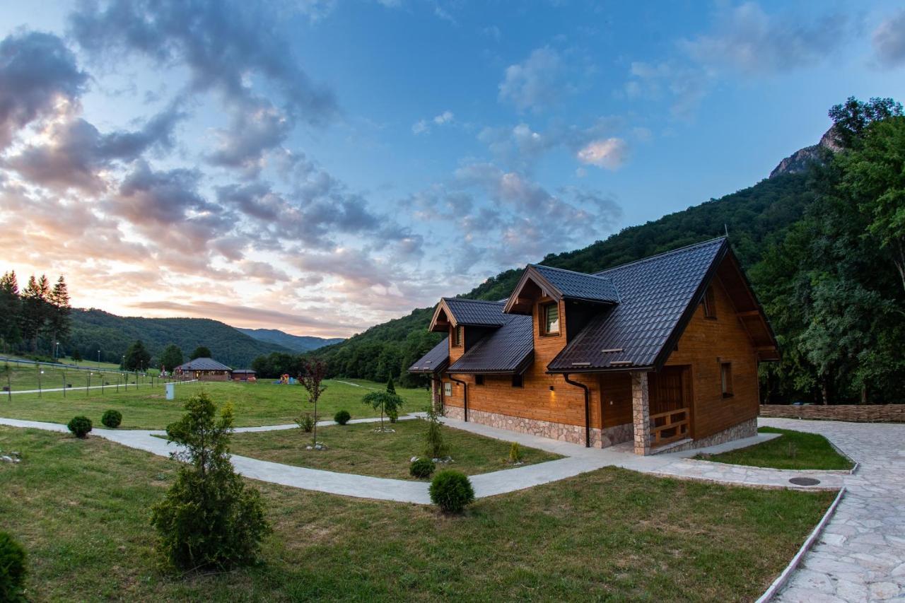 Vila "Maglic" Тьентиште Экстерьер фото
